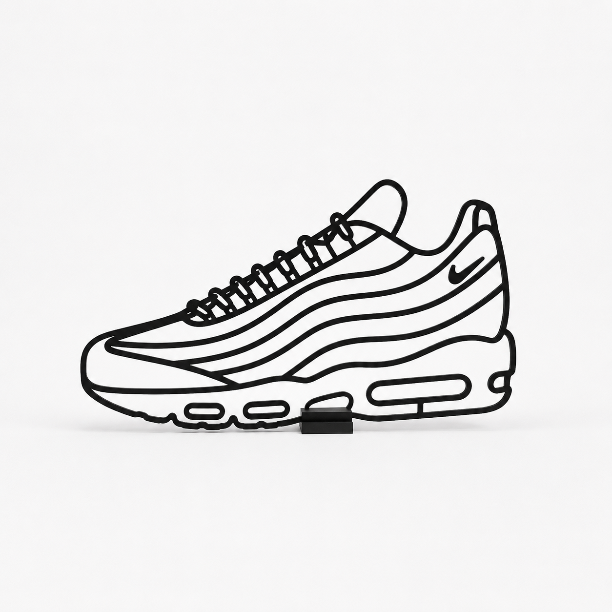 Black line drawing of an airmax 95 on a white background
